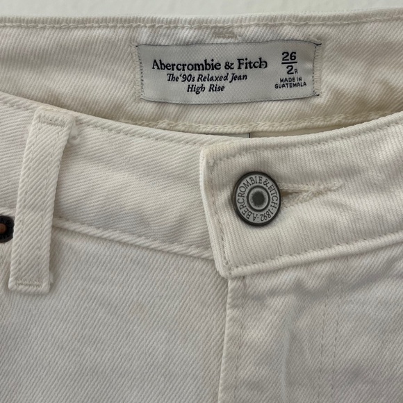ABERCROMBIE & FITCH | Curve Love High Rise 90s Relaxed Jean Cream Embroidered - Picture 8 of 12